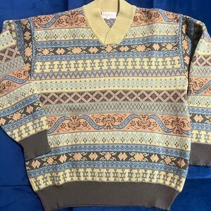 Vintage-Inspired Men's V-Neck Patterned Sweater - Multi-Color